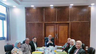 20 مرشحًا يتقدمون للجنة اختيار أمناء كليات 