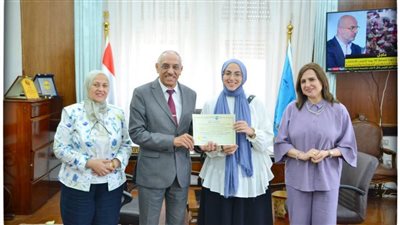 نائب رئيس جامعة الإسكندرية يكرم الفائزين بالمركز الثالث بمسابقة كأس العرب للسموم