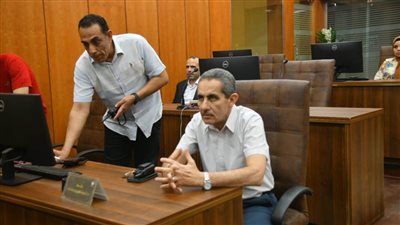 من داخل مركز الطوارئ.. محافظ الغربية يتابع تقديم طلبات التصالح بمخالفات البناء