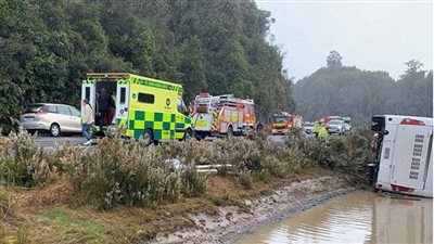 مصرع وإصابة 42 شخصا إثر سقوط حافلة من أعلى جسر بالهند