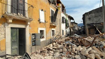 عاجل .. 150 هزة ارتدادية تضرب غرب نابولي.. وزلزال الأمس هو الأقوى خلال الـ20 عامًا الماضية