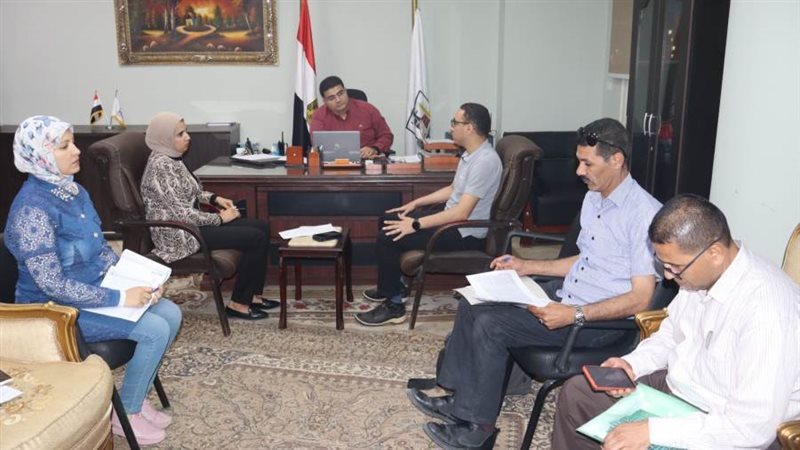 اجتماع نائب محافظ