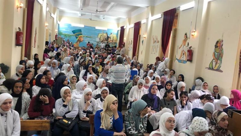 قوافل تعليمية لطلاب