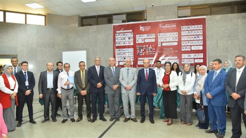 افتتاح المعرض بجامعة