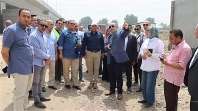 محافظ بني سويف ورئيس هيئة الطرق في جولة لمتابعة مجمع مواقف السيارات