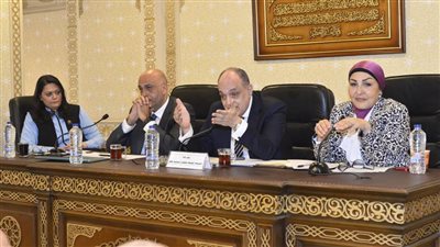 مرعي يطالب بسرعة إنجاز التعديلات الخاصة بالمشروعات الصغيرة