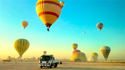 1200 سائح على متن 42 رحلة بالون طائر فوق سماء الأقصر
