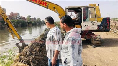 تكريك وتطهير الترع والمجاري المائية بمراكز كفر الشيخ
