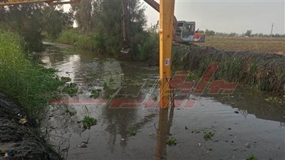 نورالدين يستعرض أهمية أعمال تطهير الترع والمجاري المائية