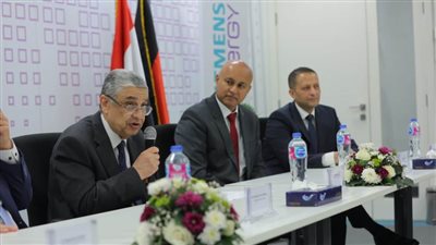 وزير الكهرباء يشهد احتفالية لتدشين تشغيل نظام الطاقة الشمسية الكهروضوئية 