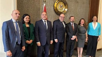 مساعد وزير الخارجية يبحث مع المبعوث الأمريكي جهود التوصل إلى وقف إطلاق النار في السودان