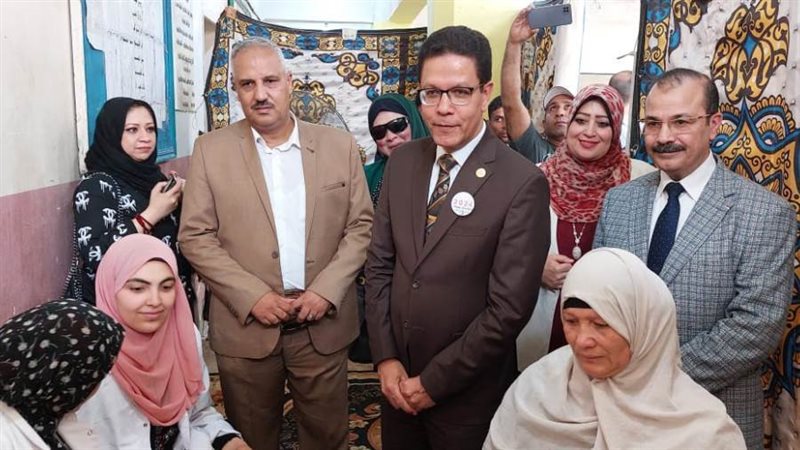 جانب من القافلة الطبية