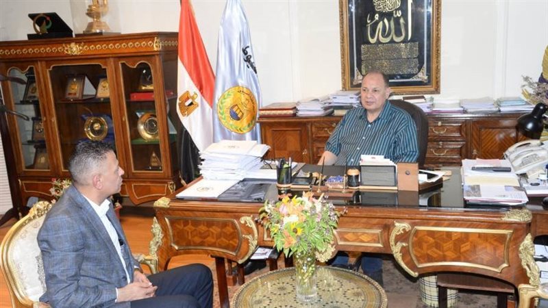 محافظ أسيوط يلتقي