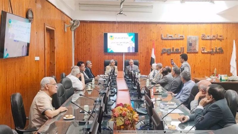 جانب من اجتماع كلية