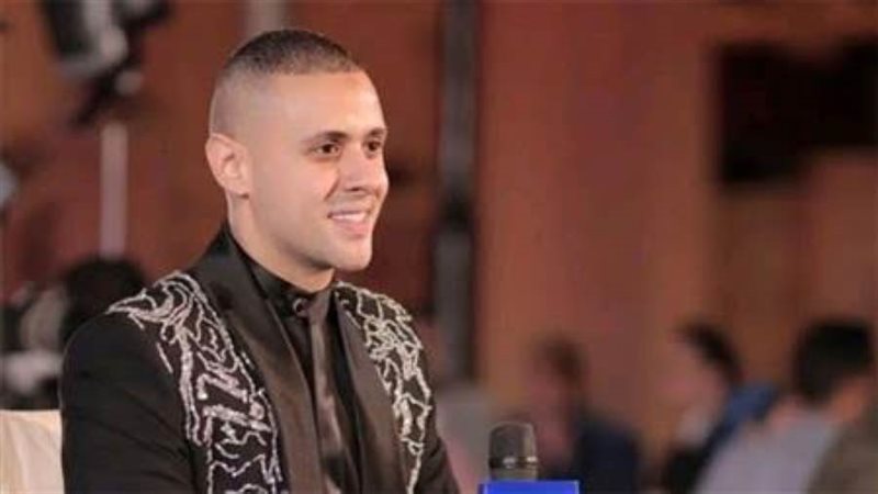 مصمم الأزياء اسلام