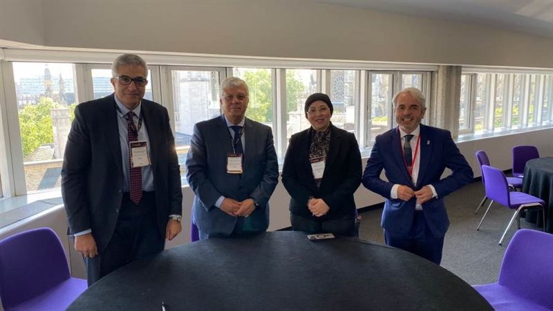 عاشور يبحث مع وزيري