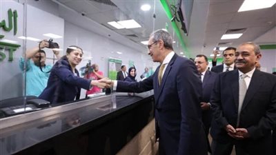 وزير الاتصالات يفتتح مكتبي بريد في الاسماعيلية 