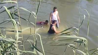 جثة و13 مصابًا.. ارتفاع عدد ضحايا انقلاب ميكروباص داخل ترعة بالدقهلية 