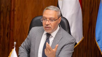 بالصور.. رئيس جامعة طنطا يستعرض تقريرًا بالخطوات التنفيذية لإنشاء كلية الدراسات البينية