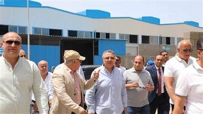السجيني يبحث إطالة مدة تقسيط تمليك مصانع هيئة التنمية الصناعية بالغردقة
