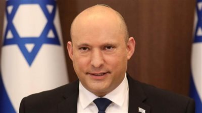 رئيس الوزراء الإسرائيلي الأسبق نفتالي بينيت يختبئ في ملجأ منزله هربا من صواريخ 