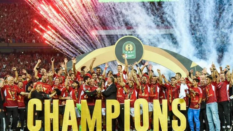 تتويج الأهلي بدوري