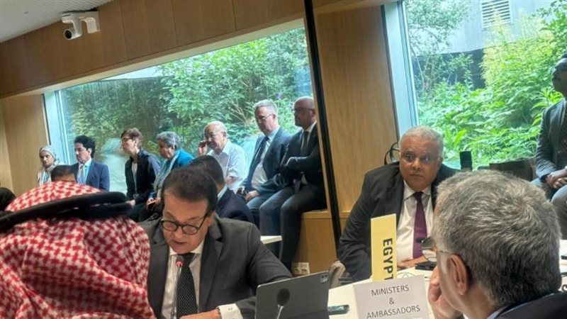 وزير الصحة خلال الاجتماع