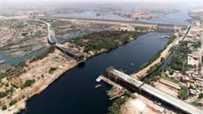 محافظ أسوان: محور وكوبري الخزان البديل يدخلان الخدمة منتصف العام الجارى