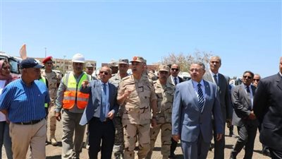 محافظ البحر الأحمر وقائد قوات الدفاع الشعبي والعسكري يشهدان تدريب 