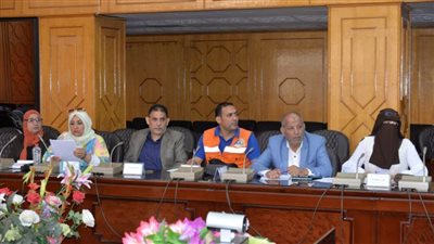 نائب محافظ الإسماعيلية يناقش الاستعدادات اللازمة لانطلاق امتحانات الثانوية العامة