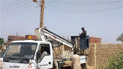 محافظ أسوان يوجه الى فصل التيار الكهربائي عن 23 من كسارات وطواحين الذهب بمدينة الرديسية 