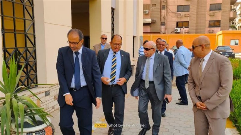 رئيس جامعة حلوان