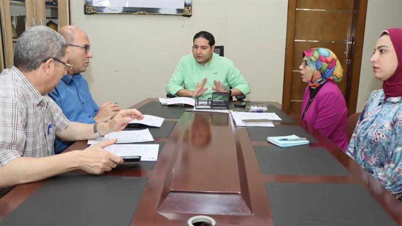 اجتماع نائب محافظ