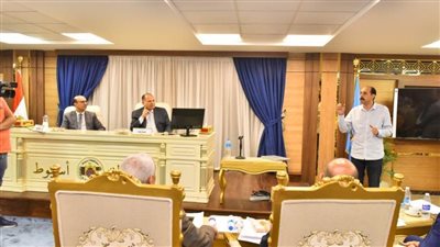 محافظ أسيوط ورئيس الجامعة يشهدان مؤتمر التوعية بالمبادرة الوطنية للمشروعات الخضراء الذكية