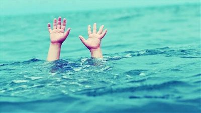 انتشال جثة شاب وإنقاذ طفلين من الغرق في مصيف جمصة