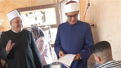 رئيس المعاهد الأزهرية وأمين البحوث الإسلامية يتفقدان امتحانات الثانوية الأزهرية بمعاهد الإسكندرية