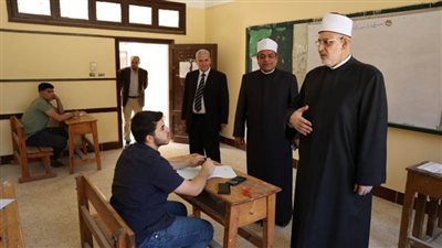 وكيل الأزهر يتفقد لجان امتحانات الثانوية الأزهرية في يومها الأول.. ويوجه رسالة دعم لطلاب غزة