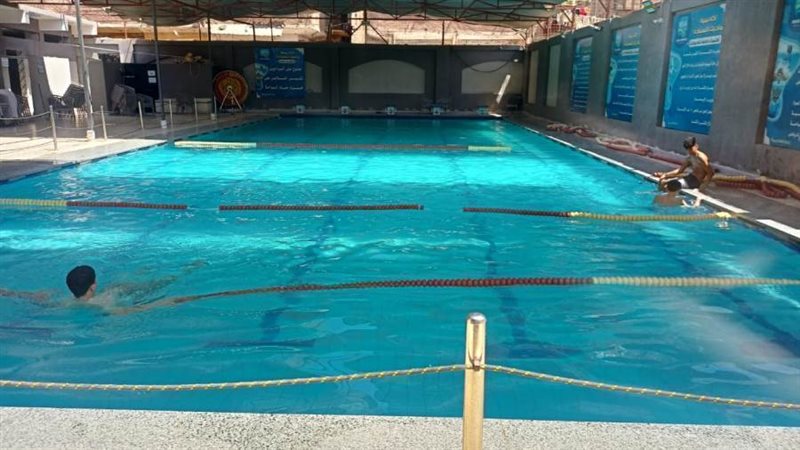 فحص حمامات السباحة