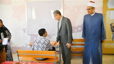 بالصور.. محافظ الغربية يتفقد لجانًا لامتحانات الثانوية الأزهرية بالمحلة الكبرى