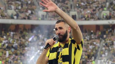 يزور وطنه لأول مرة.. ماذا قال كريم بنزيما لدى وصوله إلى الجزائر؟