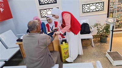 فرق طبية للكشف على كبار السن وأصحاب المعاشات بصالات البريد بالوادي الجديد