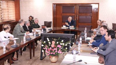  وزير الزراعة يتابع موقف محطات شتلات القصب