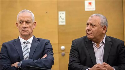 الاستقالات المرتقبة لجانتس وآيزنكوت تثير قلقا كبيرا في إسرائيل