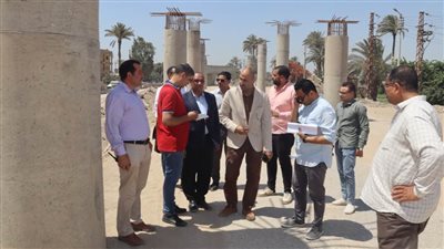 سكرتير بني سويف يتابع مشروع كوبري مزلقان الواسطى على الطريق الزراعي