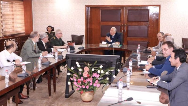 وزير الزراعة خلال