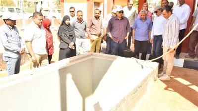 محافظ أسيوط يتفقد أعمال تنفيذ محطة معالجة صرف صحي الكوم الأحمر