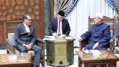 شيخ الأزهر: طلاب إندونيسيا الوافدون للدراسة في الأزهر طلاب علم بدرجة امتياز