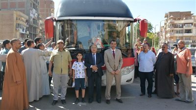 الفقي ينيب رئيس مدينة سوهاج لوداع حجاج الجمعيات الأهلية إلى الأراضي المقدسة