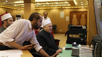 رئيس قطاع المعاهد الأزهرية يواصل متابعة سير امتحانات الثانوية