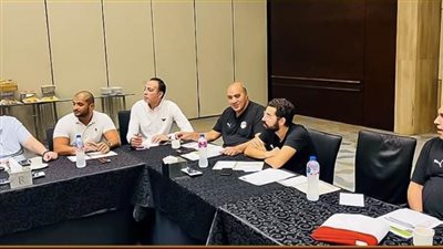 منتخب مصر بالأحمر وبوركينا بالأخضر 